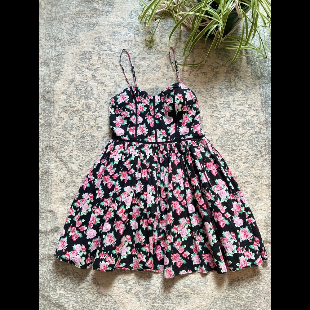 Short Floral Forever 21 Spaghetti Strap Dress M
